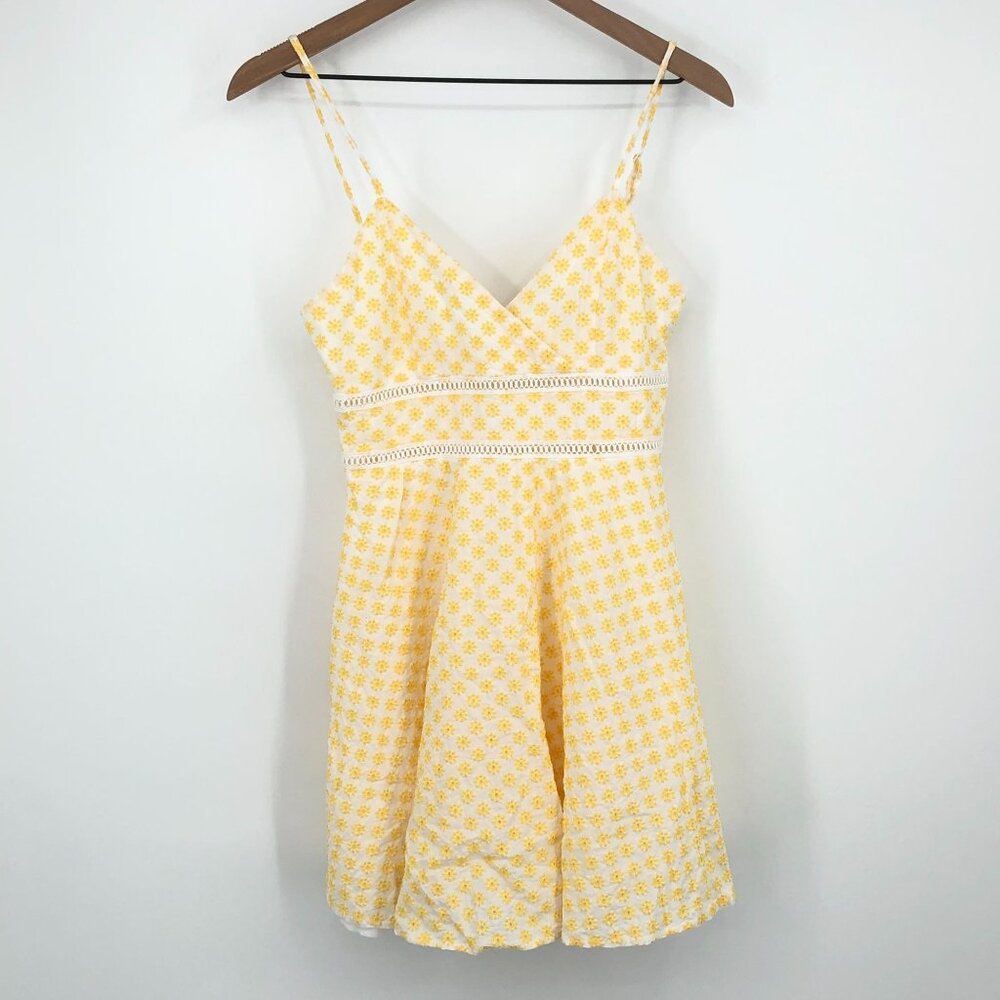 Trixxi Mini Dress Women Medium White Yellow Flower Embroidery V-Neck Lined